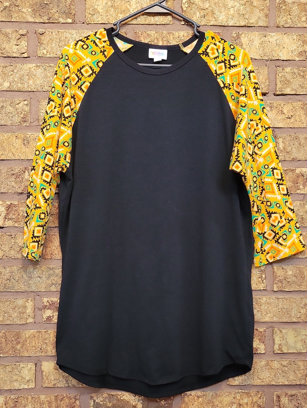 LuLaRoe Black Raglan Geotmetic Aztec Print Tee 3/4 Sleeve Size XL Stretch